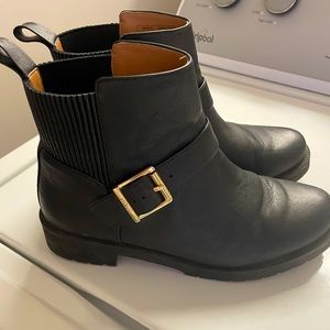 Vionic Black Leather Booties Size 8.5